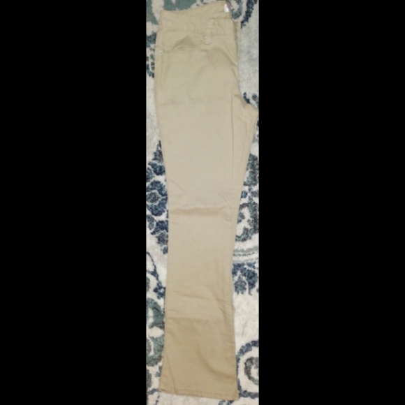 No Boundaries Pants & Jumpsuits No Boundaries Khaki Pants Size 3